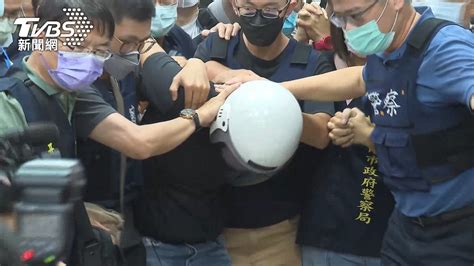 台南殺警案兇嫌當庭道歉 家屬悲吼「閉嘴」盼法官判死刑│殺警命案│辯論庭│林信吾│tvbs新聞網