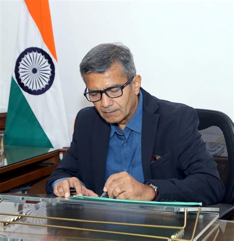 Rajesh Kumar Singh Ias Takes Charge As Defence Secretary