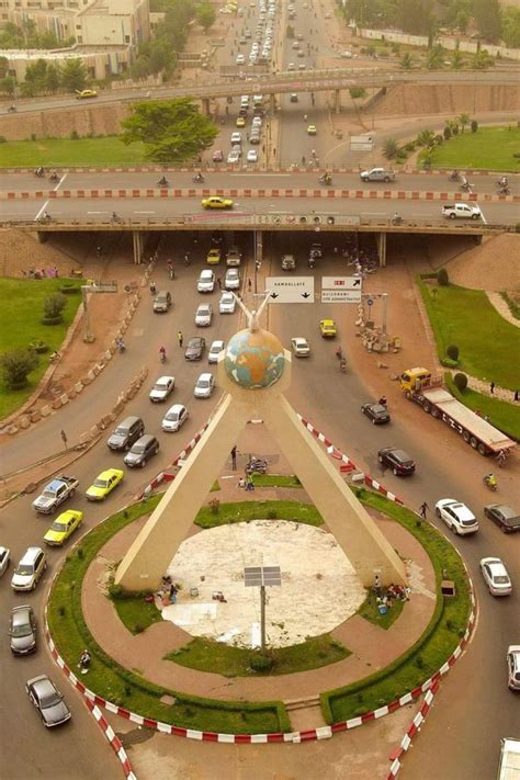 Visiter Le Mali Bamako Photo Du Monument De La Paix Par Bamako