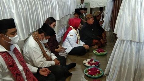 HUT Ke 218 Klaten Bupati Sri Mulyani Ziarah Ke Makam Kyai Mlati Hingga