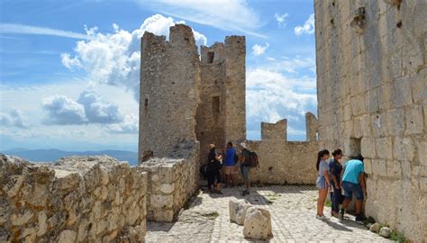 Rocca Calascio The Highest Mountaintop Fort In Italy Domuspanorama