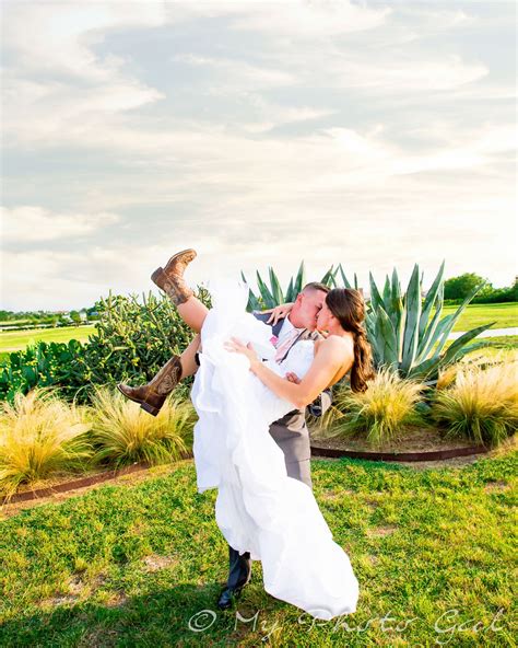 Texas Wedding Country Wedding www.MyPhotoGal.com | Amazing photography ...