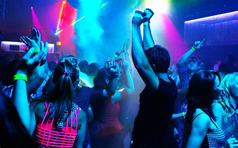 В клубе темно - 95 фото