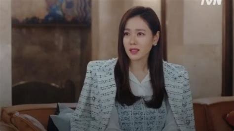 White Tweed Top Worn By Yoon Se Ri Son Ye Jin In Crash Landing On You