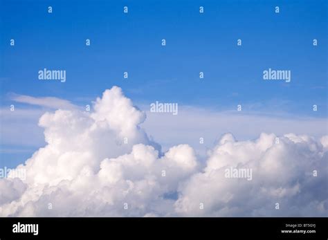 Blauer Himmel Fotos Und Bildmaterial In Hoher Aufl Sung Alamy