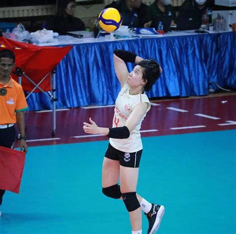 Hot girl bóng chuyền Lý Thị Luyến 1m91 chắn bóng như máy đưa đội nhà vào chung kết