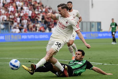 Serie A Sassuolo Milan 0 3 Rossoneri Campioni Ditalia Per La 19esima