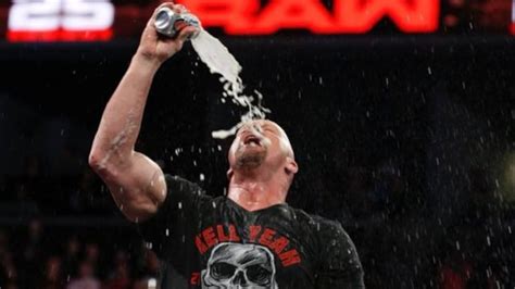 WWE RAW 25: Stone Cold stunners, D-Generation X light up historic night ...