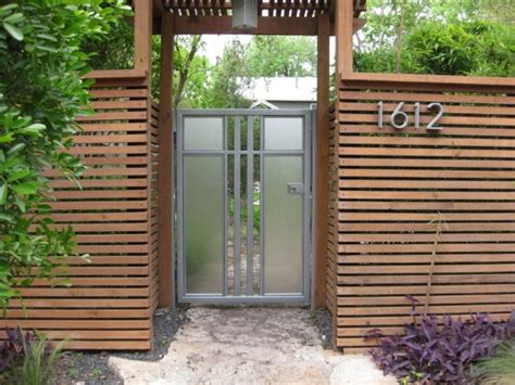 Outdoor Amazing Wood Fence Design With Glass Door For Modern Exterior