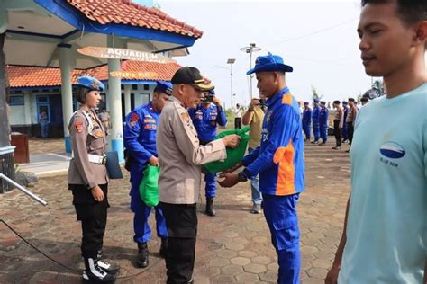 Peringati Hut Ke Polairud Polres Pekalongan Kota Tanam Mangrove Dan