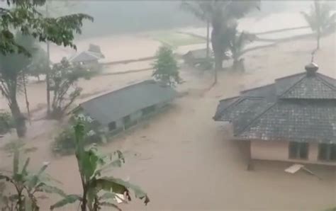 Tangerang Update Banjir Kabupaten Lebak Dua Jembatan Putus Dan Empat