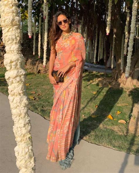 Mira Kapoor Gets Summer Wedding Fashion Right In A Blush Pink Floral Saree