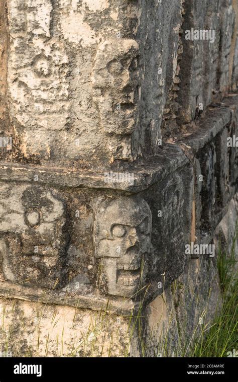 La Plataforma De Los Skuls O Los Tzompantli Fue Utilizada Para Mostrar