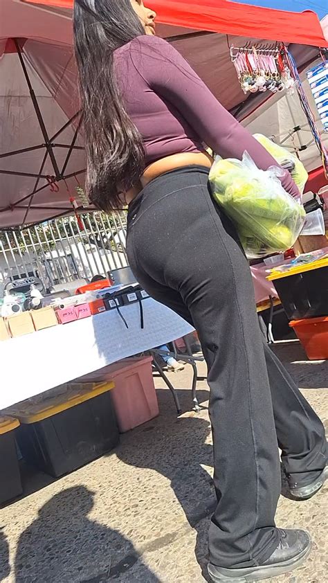 Latina Peach In Black Leggings Vpl Oc Spandex Leggings Yoga Pants Forum