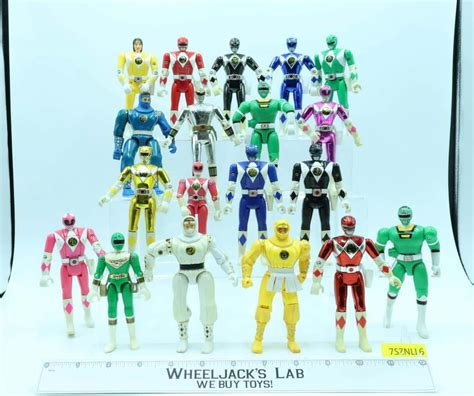 Lot of 19 Power Rangers 1990's 4-6" Bandai Action Figures - Wheeljack's Lab