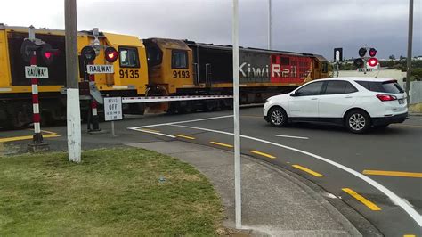 Sale Street Level Crossing In Napier Youtube