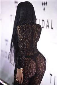 Nicki Minaj Twerking Her Ass In A Thong On Video