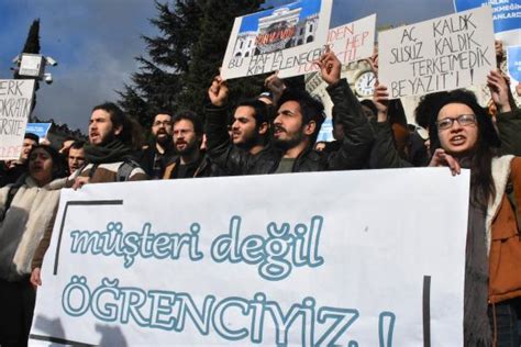 Stanbul Niversitesi Nde Yemek Protestosu S R Yor