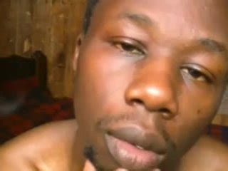 18enne FUMA ERBA E SI SBALLA Pornhub Gay