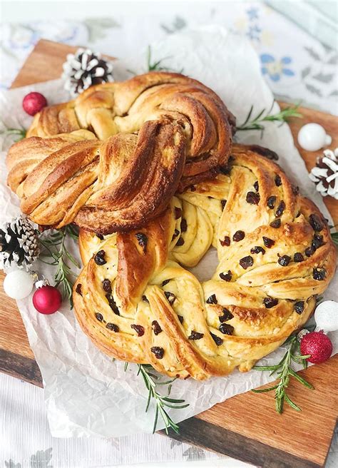 Christmas Wreath Bread | Pastry Madness