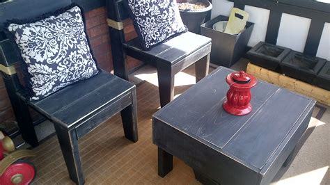 DIY Porch Furniture from Reclaimed Wood