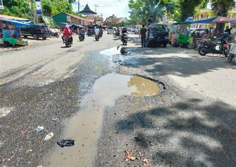 Pengendara Keluhkan Jalan Di Dalam Kota Bangko Kondisinya Banyak