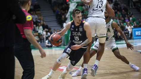 Basket Ligue Des Champions La JDA Dijon Se Fait Peur Mais S Impose