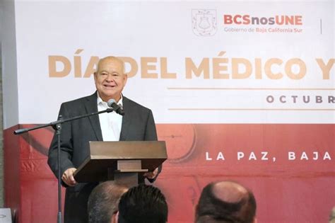 Reconoce Gobernador VÍctor Castro CosÍo Labor De Los MÉdicos Y Las