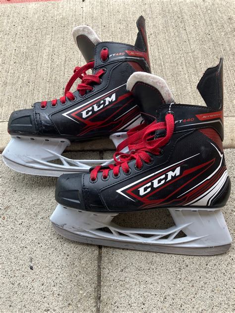 Senior Used Ccm Jetspeed Ft440 Hockey Skates Sidelineswap