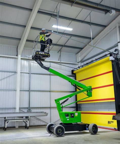 M Boom Lift Hire Niftylift Hr L Self Propelled Warren Access