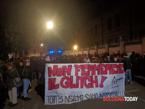 Il Corteo Dei Collettivi Dopo La Mattina Di Sgomberi