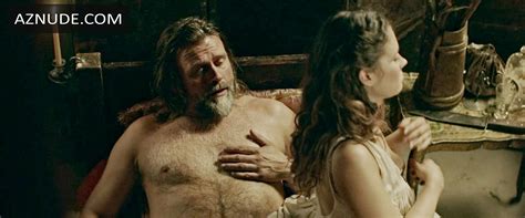 MIA TOMLINSON Nude AZNude