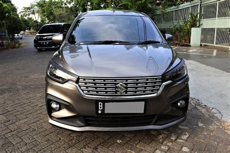 Suzuki Ertiga Gl Manual Abu Abu Metalik Low Kilometer Bodi Mulus