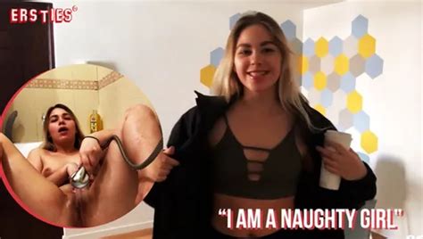 Ersties Emi und Lilith haben lesbischen Spaß mit Dildo und Vibrator xHamster