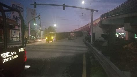 Tr Iler Choca Contra Puente Peatonal En La Texcoco Lecher A Cr