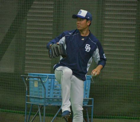 キャッチボールをする大野雄 ― スポニチ Sponichi Annex 野球