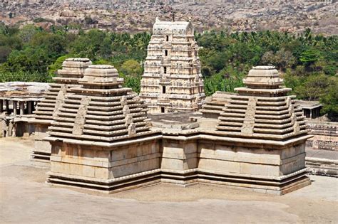 Premium Photo | Virupaksha temple, hampi