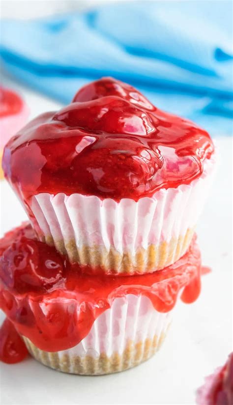 Strawberry Cheesecake Cupcakes (Mini) - CakeWhiz