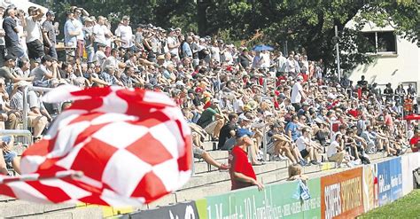 FC Gießen gegen TSV Steinbach Haiger vor 1000 Zuschauern