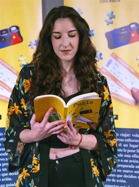 La Cantante Murciana Lydia Mart N Presenta Puzle Su Primera Novela