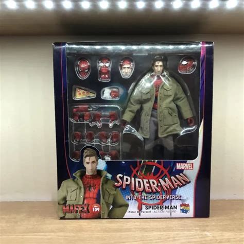 MEDICOM MAFEX 109 Spider Man Into The Spiderverse Peter Parker Action