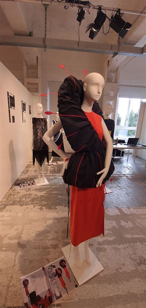 Istituto Secoli At Fashion Graduate Italia The Fashion Propellant