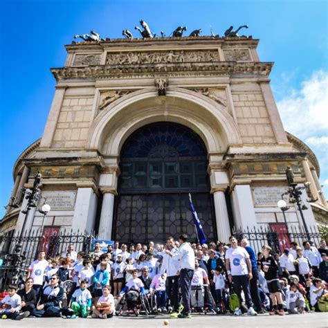 Il Tennis Scende In Piazza A Monreale Esibizione Davanti Il Duomo