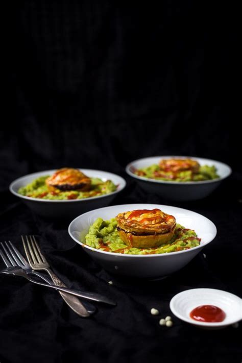 Pie Floater Recipe with Pea Soup | Recipe | Beef pies, Aussie pie, Pea ...