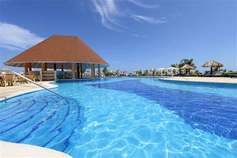 Bahia Principe Luxury Runaway Bay - Adults Only - All Inclusive | Classic Vacations