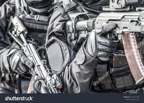 511 Swat Team Raid Images, Stock Photos & Vectors | Shutterstock