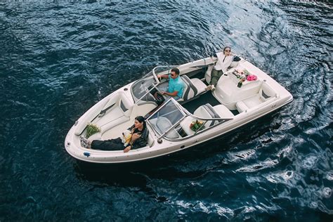 Катер Bayliner «Дельфин» - Почасовая аренда яхт