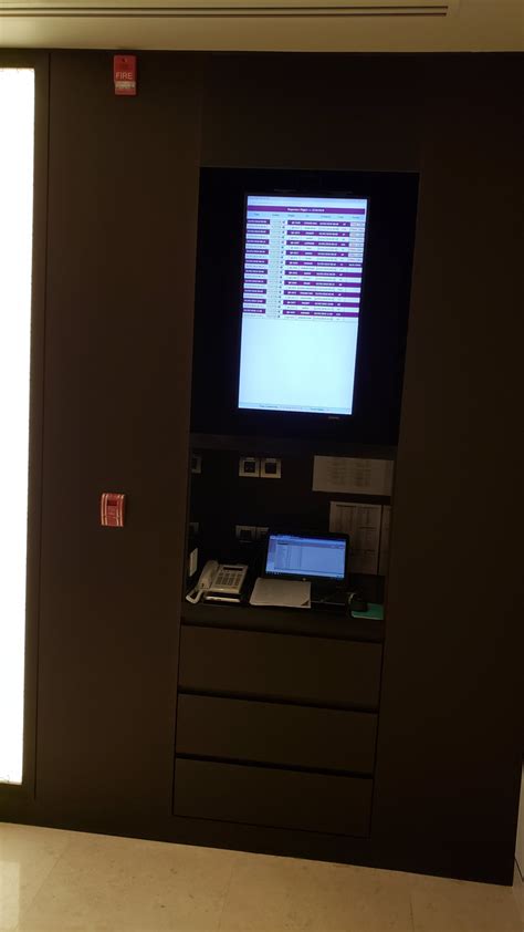 Review Qatar Airways Premium Lounge Suvarnabhumi Airport Bangkok