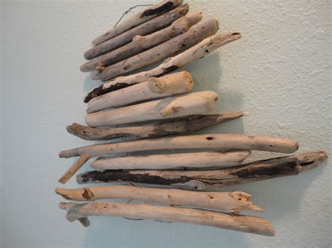 Hawaii and Beyond: Driftwood Fish Art