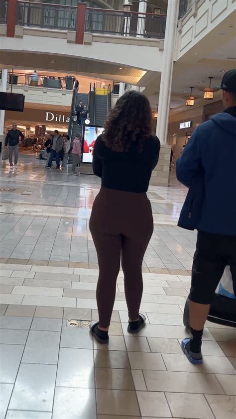 Big Booty Curly Haired Latina In Brown Leggings Spandex Leggings Yoga Pants Forum